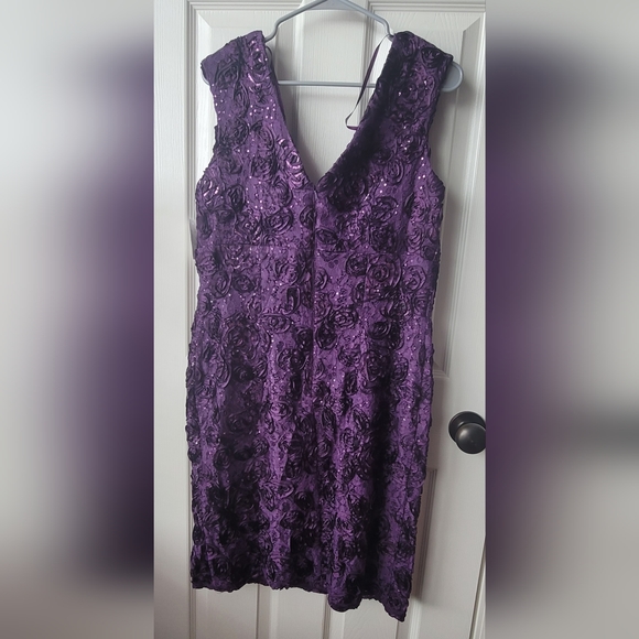 Dress - Picture 4 of 5